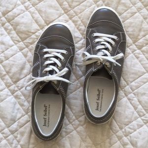 Joseph Seibel leather tennis shoes